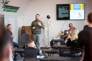 Cristian Drosu formează terapeuți la Chișinău – curs de chiropractică MedBoost Academy