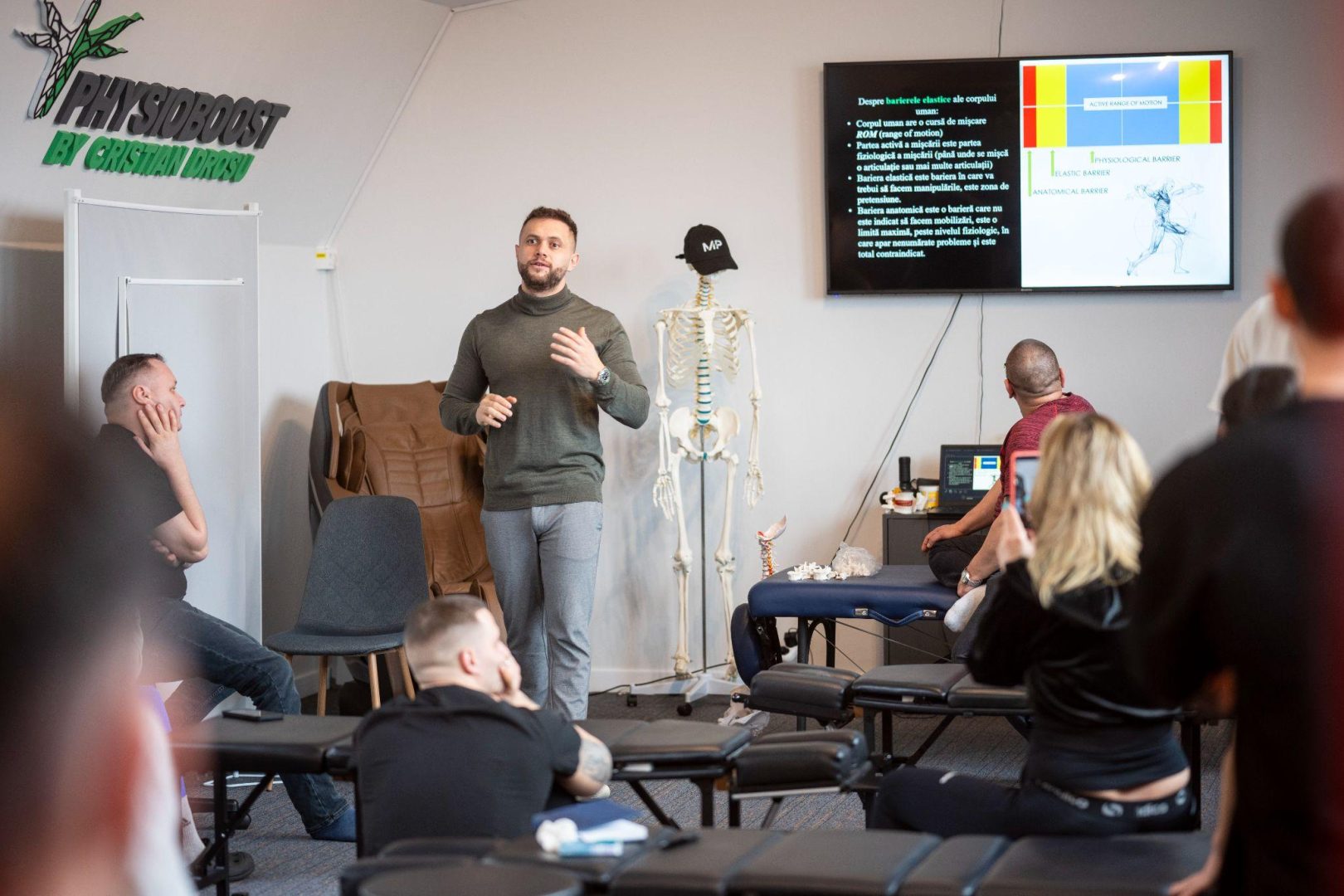 Cristian Drosu formează terapeuți la Chișinău – curs de chiropractică MedBoost Academy